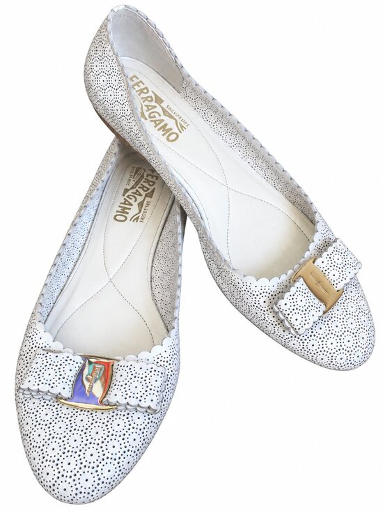 Salvatore Ferragamo Shoes - Salvatore Ferragamo Vintage Vara Perforated Leather Bow Pumps White Gold | 8 B